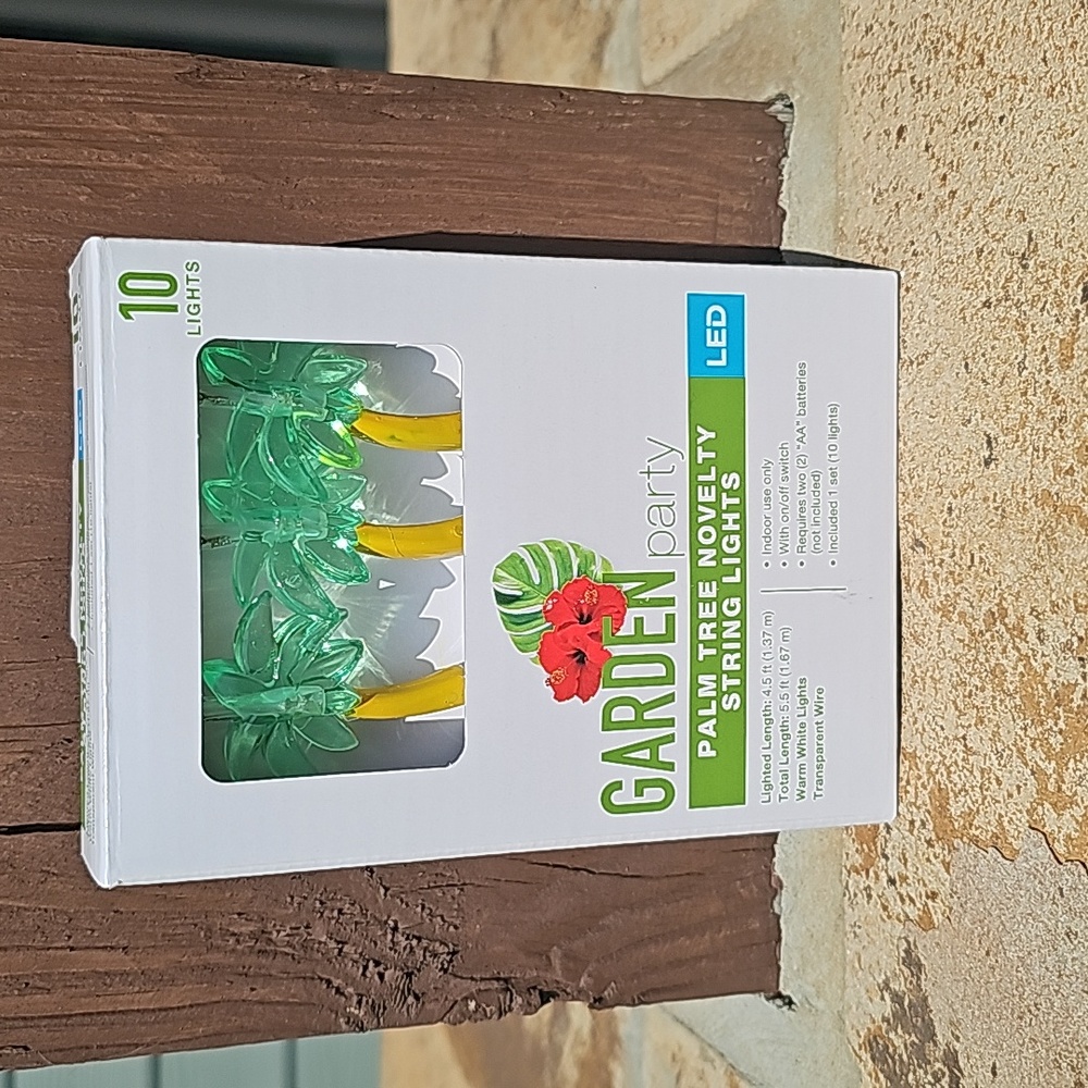 🏝🏝GARDEN PARTY NIB 🏝🏝 PALM TREE STRING LIGHTS! 10 Lights.